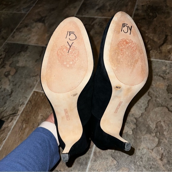 Womens Vince Camuto Vaniesha Black Suede Ankle Heeled Bootie Size 9M/39 - Picture 12 of 14